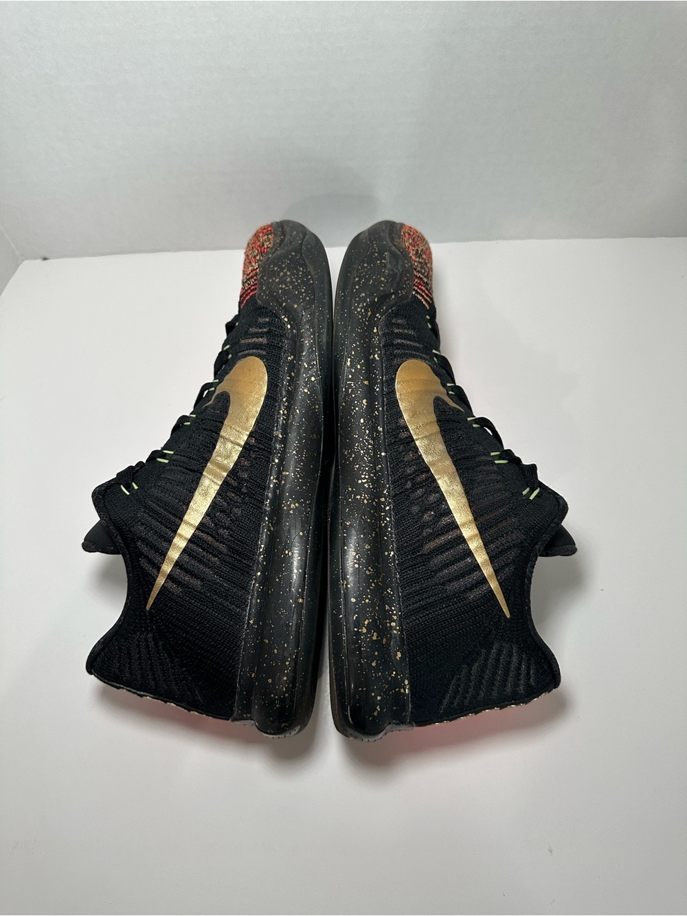 Nike Kobe 10 Elite Christmas Basketball Shoe - Picture 4 of 9